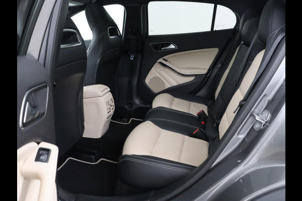 Mercedes-Benz GLA 180 Premium | Panoramadak | Leder | Cruise control | Stoelverwarming | Camera | Park assist | Navigatie | Carplay | Climate control | Full LED