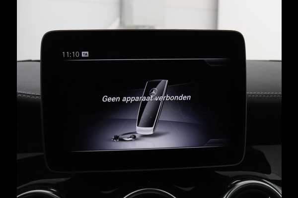 Mercedes-Benz GLA 180 Premium | Panoramadak | Leder | Cruise control | Stoelverwarming | Camera | Park assist | Navigatie | Carplay | Climate control | Full LED