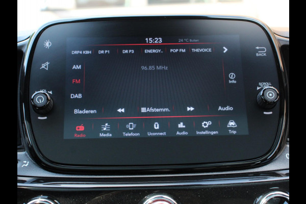 Fiat 500 1.0 Hybrid Dolcevita Panoramadak Navigatie Apple Carplay Android Auto Cruise control Climate Control Lichtmetalen Velgen