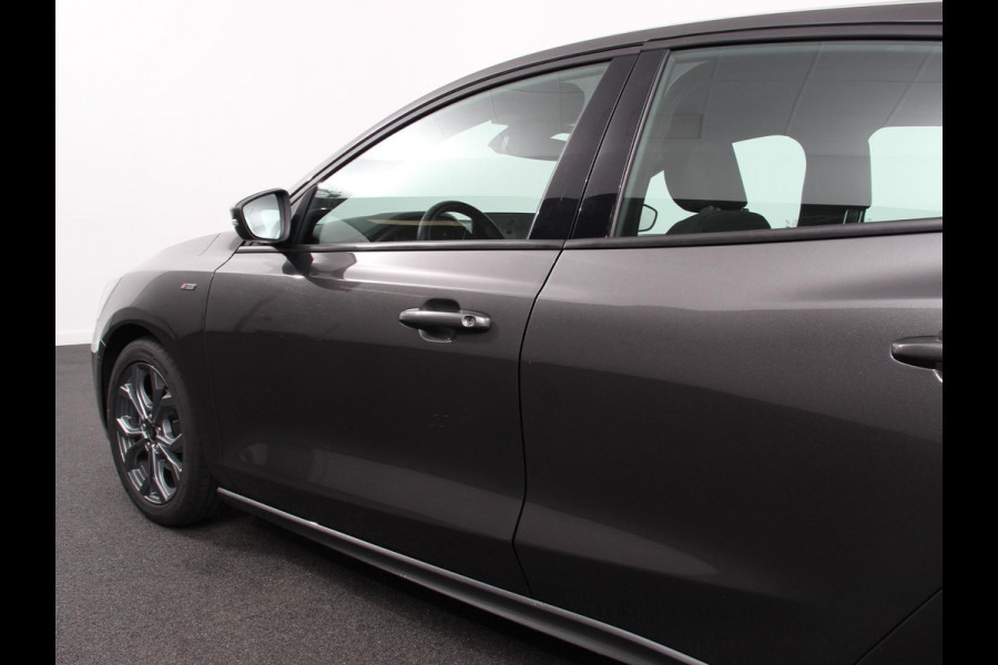 Ford Focus 1.0 Focus 125 PK HB ST-Line Automaat Navi Climate control cruise control Carplay LM velgen Parkeersensoren Led Matrix koplampen
