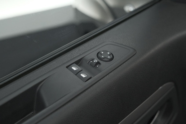 Peugeot Expert 2.0 BlueHDi 180 S&S L3 DC | 5 Zitplaatsen | Trekhaak | Luxury Pakket | Comfort + Pakket