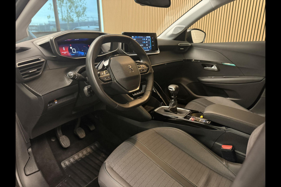 Peugeot 208 1.2 PureTech 100PK Allure Pack | LED | Camera | Carplay | Stoelverw. | Adapt. Cruise | Incl. garantie