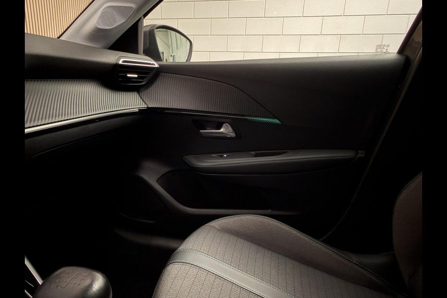 Peugeot 208 1.2 PureTech 100PK Allure Pack | LED | Camera | Carplay | Stoelverw. | Adapt. Cruise | Incl. garantie