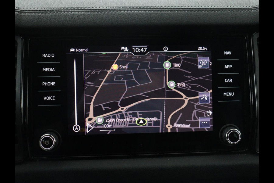 Škoda Kodiaq 1.5 TSI Sportline Business | Leder | Memory | Adaptive cruise | Stoelverwarming | Camera | Park assist | Sfeerverlichting | Bluetooth | Navigatie | Elektrische achterklep | Trekhaak