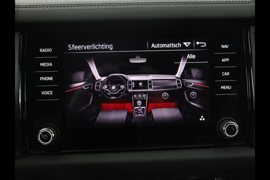 Škoda Kodiaq 1.5 TSI Sportline Business | Leder | Memory | Adaptive cruise | Stoelverwarming | Camera | Park assist | Sfeerverlichting | Bluetooth | Navigatie | Elektrische achterklep | Trekhaak