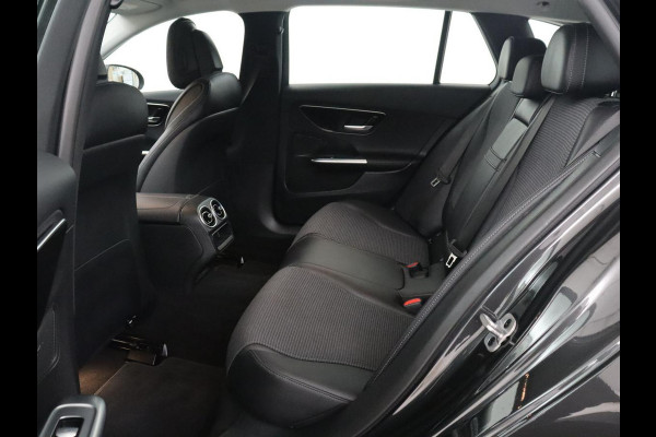 Mercedes-Benz C-Klasse 300 E Estate Avantgarde | SOH 97.6% | 360 camera | Adaptive cruise | Memory | Stoelverwarming | Sfeerverlichting | Carplay | Full LED |