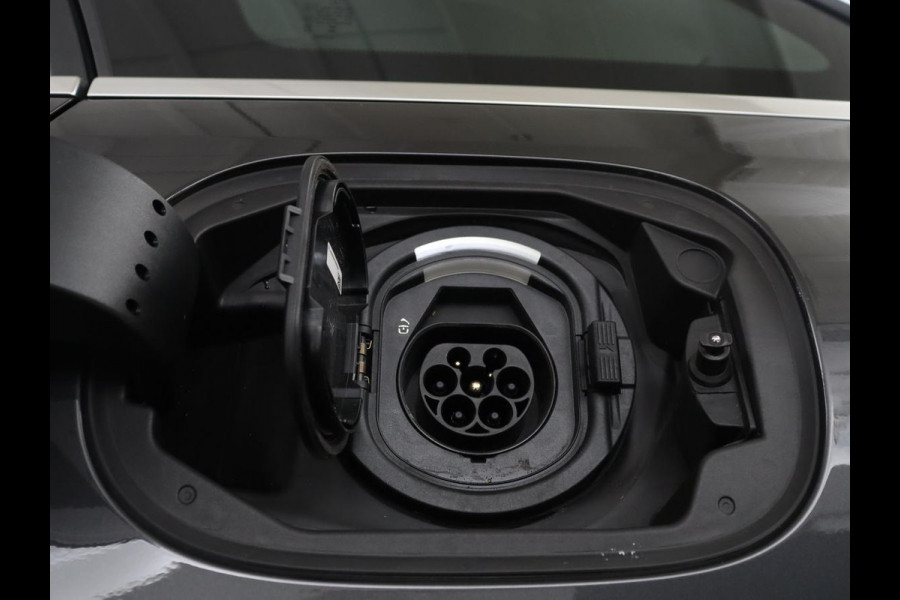 Mercedes-Benz C-Klasse 300 E Estate Avantgarde | SOH 97.6% | 360 camera | Adaptive cruise | Memory | Stoelverwarming | Sfeerverlichting | Carplay | Full LED |