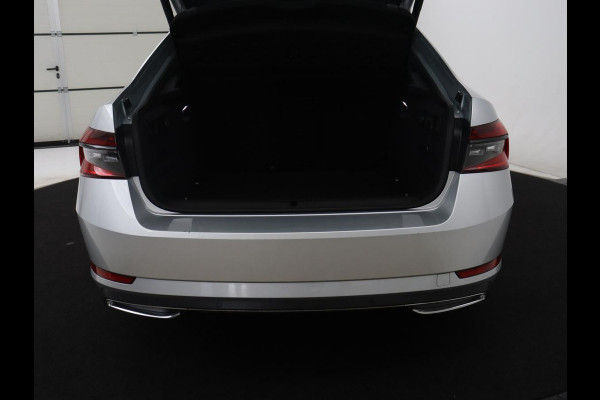 Škoda Superb 1.5 TSI ACT Sportline Business | Leder/Alcantara | Adaptive cruise | Stuur/stoel verwarming | Memory | Virtual Dashboard | Camera | Park assist | Navigatie | Carplay |