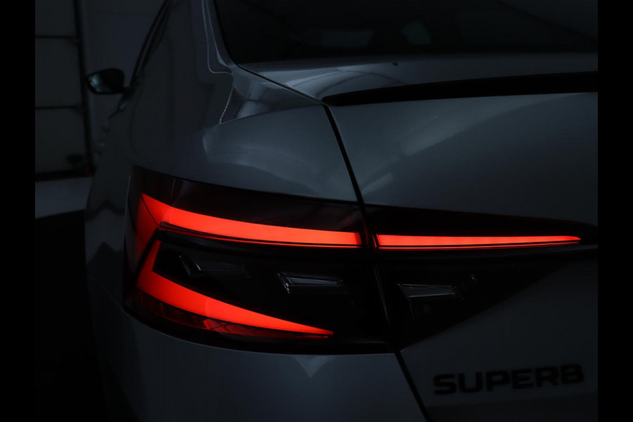 Škoda Superb 1.5 TSI ACT Sportline Business | Leder/Alcantara | Adaptive cruise | Stuur/stoel verwarming | Memory | Virtual Dashboard | Camera | Park assist | Navigatie | Carplay |