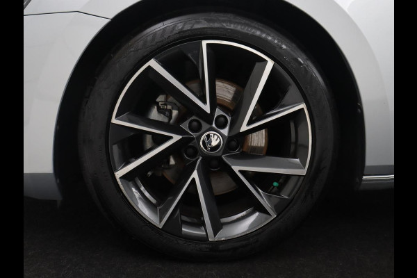 Škoda Superb 1.5 TSI ACT Sportline Business | Leder/Alcantara | Adaptive cruise | Stuur/stoel verwarming | Memory | Virtual Dashboard | Camera | Park assist | Navigatie | Carplay |
