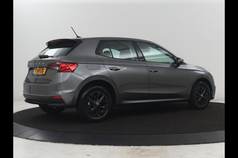 Škoda Fabia 1.0 MPI Ambition | Black Line | Cruise control | Park assist | Lederen stuurwiel | Carplay | Lichtmetaal 15'' |