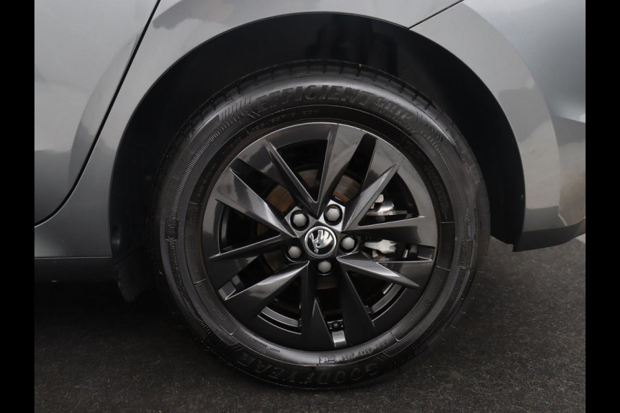 Škoda Fabia 1.0 MPI Ambition | Black Line | Cruise control | Park assist | Lederen stuurwiel | Carplay | Lichtmetaal 15'' |