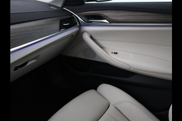 BMW 5 Serie 530e iPerformance High Executive | Leder | Elektrische stoelen | Stoelverwarming | Sfeerverlichting | Adaptive cruise | Carplay | Climate control | SOH 62,9 % | Camera | Park assist | PHEV