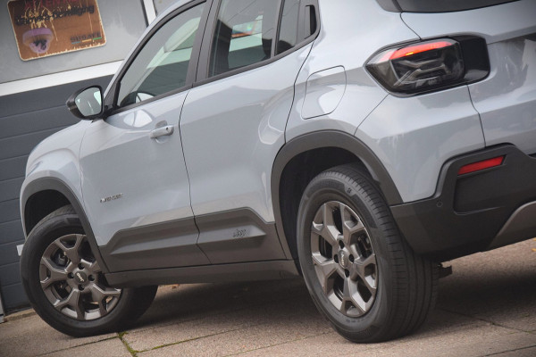 Jeep Avenger 1.2 e-Hybrid Longitude ADAPTIEVE CRUISE/NAVIGATIE/GROOT INSTRUMENTENPANEEL 10,25"