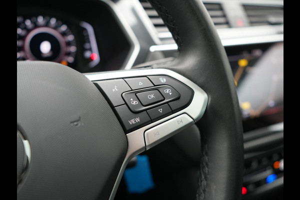 Volkswagen Tiguan 1.4 TSI eHybrid PHEV 245pk Dealer O.H. | SOH 92,8% | Trekhaak Af Fabriek | Panodak | Adaptive Cruise | Sportstoelen & Stuur Verwarmd | Sfeerverlichting | BLIS | Apple Carplay | Navigatie | DAB | Plug In Hybrid |