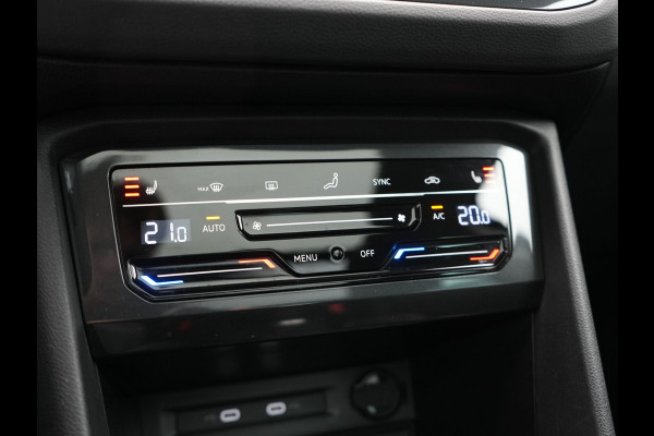 Volkswagen Tiguan 1.4 TSI eHybrid PHEV 245pk Dealer O.H. | SOH 92,8% | Trekhaak Af Fabriek | Panodak | Adaptive Cruise | Sportstoelen & Stuur Verwarmd | Sfeerverlichting | BLIS | Apple Carplay | Navigatie | DAB | Plug In Hybrid |