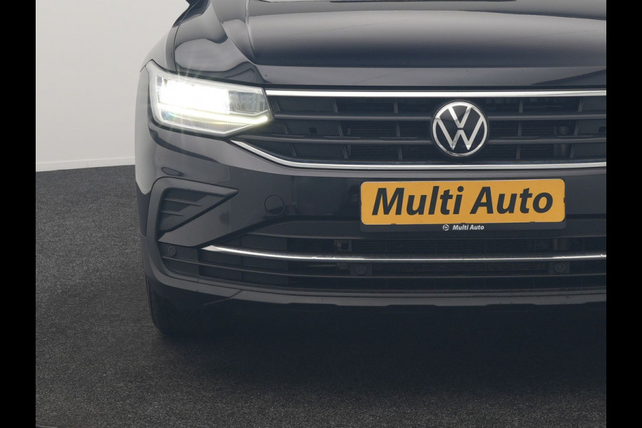 Volkswagen Tiguan 1.4 TSI eHybrid PHEV 245pk Dealer O.H. | SOH 92,8% | Trekhaak Af Fabriek | Panodak | Adaptive Cruise | Sportstoelen & Stuur Verwarmd | Sfeerverlichting | BLIS | Apple Carplay | Navigatie | DAB | Plug In Hybrid |