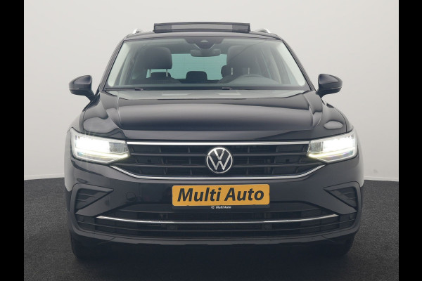 Volkswagen Tiguan 1.4 TSI eHybrid PHEV 245pk Dealer O.H. | SOH 92,8% | Trekhaak Af Fabriek | Panodak | Adaptive Cruise | Sportstoelen & Stuur Verwarmd | Sfeerverlichting | BLIS | Apple Carplay | Navigatie | DAB | Plug In Hybrid |