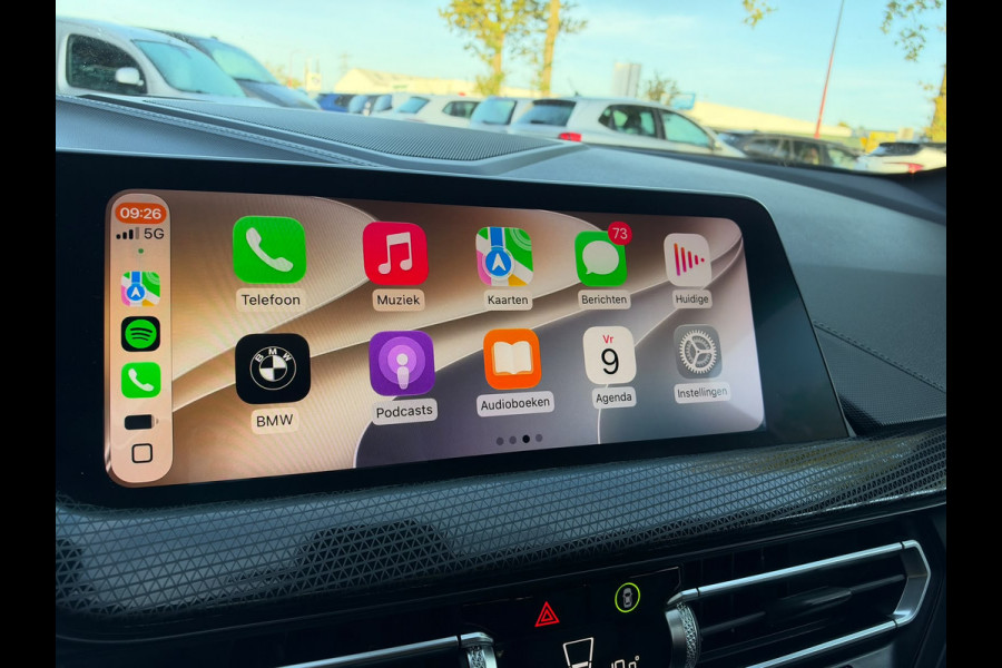 BMW 1-serie 118i Executive Edition | M Pakket | Sfeerverlichting | Apple Carplay | Leder