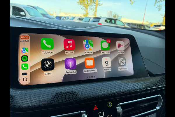 BMW 1-serie 118i Executive Edition | M Pakket | Sfeerverlichting | Apple Carplay | Leder