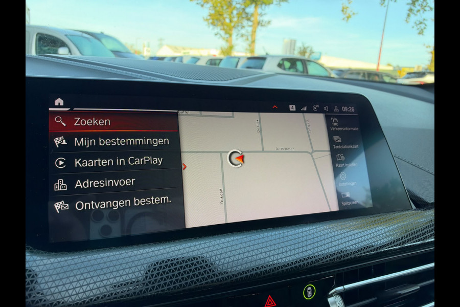 BMW 1-serie 118i Executive Edition | M Pakket | Sfeerverlichting | Apple Carplay | Leder