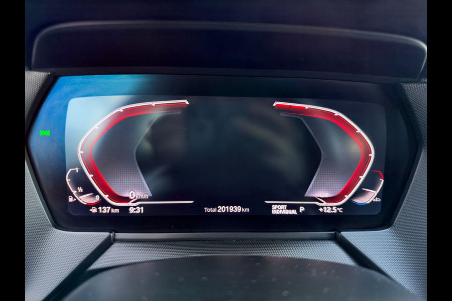 BMW 1-serie 118i Executive Edition | M Pakket | Sfeerverlichting | Apple Carplay | Leder