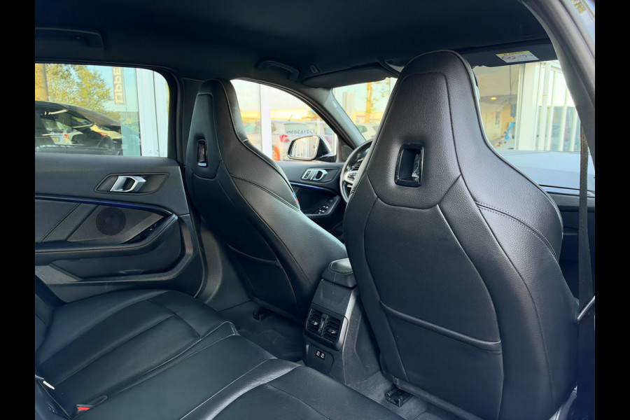 BMW 1-serie 118i Executive Edition | M Pakket | Sfeerverlichting | Apple Carplay | Leder