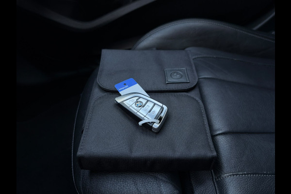 BMW 1-serie 118i Executive Edition | M Pakket | Sfeerverlichting | Apple Carplay | Leder