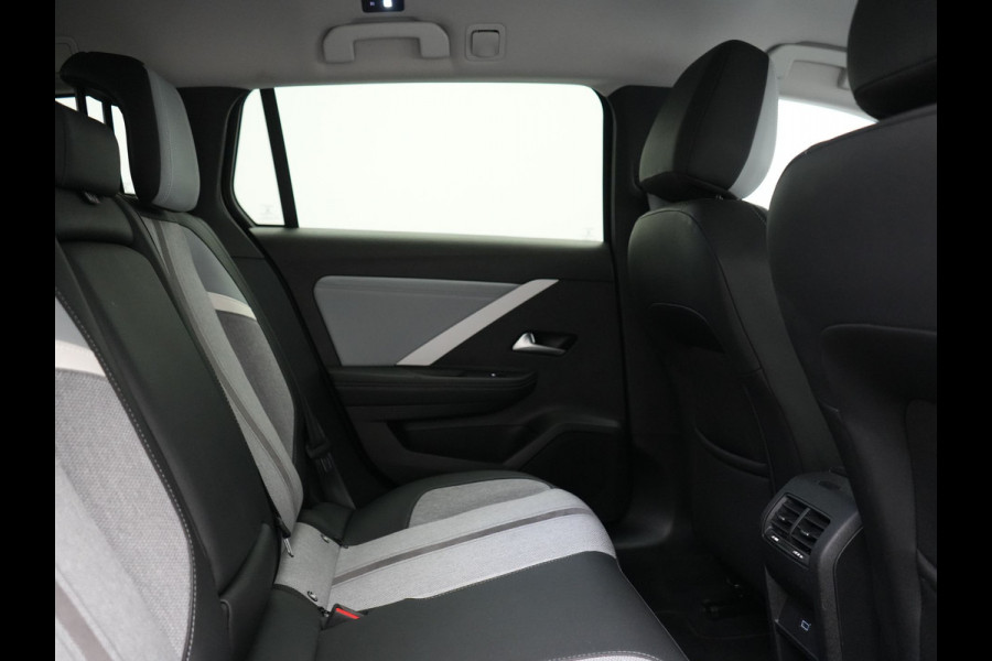 Opel Astra Sports Tourer 1.6 Turbo PHEV Elegance 180pk | SOH 96,7% | Adaptive Cruise | 360 Camera | Keyless | Sportstoelen & Stuur Verwarmd | Apple Carplay | Navigatie | DAB | Plug In Hybrid |
