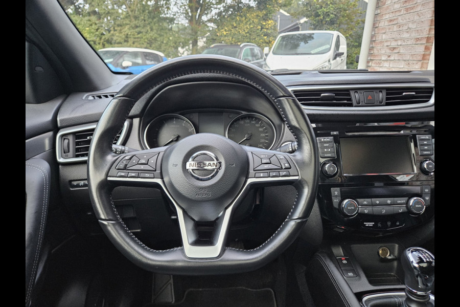 Nissan QASHQAI 1.3 DIG-T Tekna + Trekhaak! Leer! Camera! Panoramadak! 140PK! Mooie/Nette Auto!