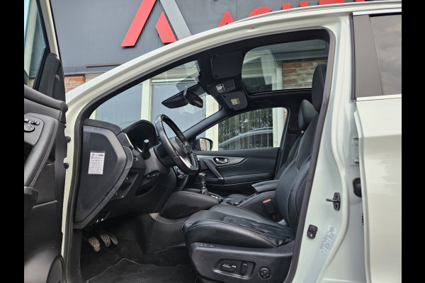 Nissan QASHQAI 1.3 DIG-T Tekna + Trekhaak! Leer! Camera! Panoramadak! 140PK! Mooie/Nette Auto!
