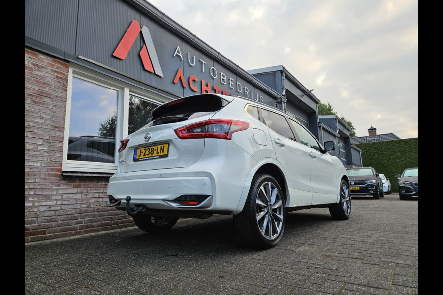 Nissan QASHQAI 1.3 DIG-T Tekna + Trekhaak! Leer! Camera! Panoramadak! 140PK! Mooie/Nette Auto!