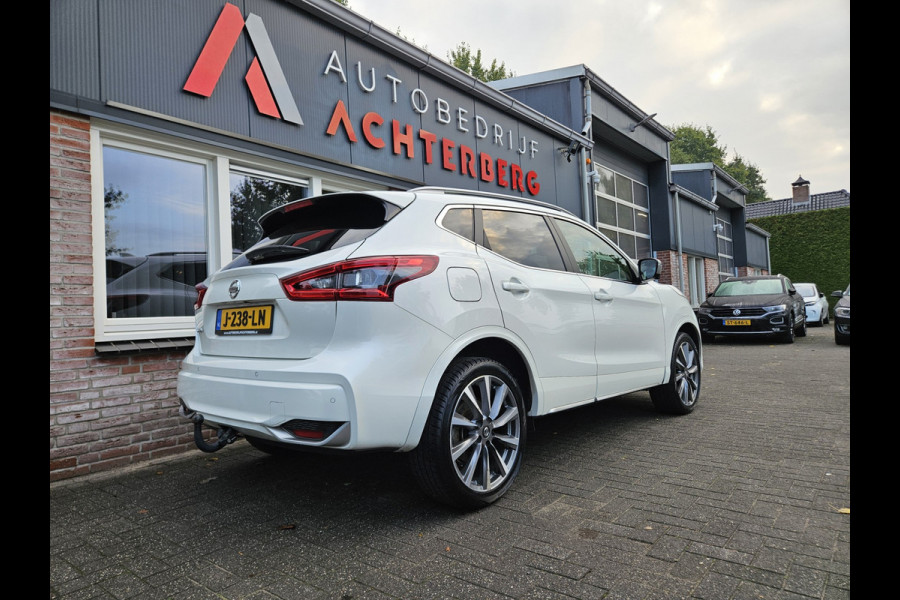 Nissan QASHQAI 1.3 DIG-T Tekna + Trekhaak! Leer! Camera! Panoramadak! 140PK! Mooie/Nette Auto!