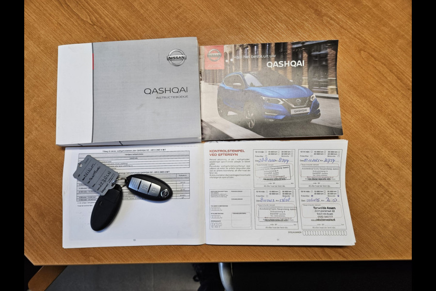 Nissan QASHQAI 1.3 DIG-T Tekna + Trekhaak! Leer! Camera! Panoramadak! 140PK! Mooie/Nette Auto!