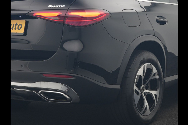 Mercedes-Benz GLC 300e 4MATIC Luxury Line PHEV Long Range 313pk Dealer O.H. | Trekhaak af Fabriek | Panodak | Sfeerverlichting | BLIS | Lederen Sportstoelen Memory & Verwarmd | Apple Carplay | Cruise Control | Navigatie | DAB | Virtual | Plug In Hybrid |
