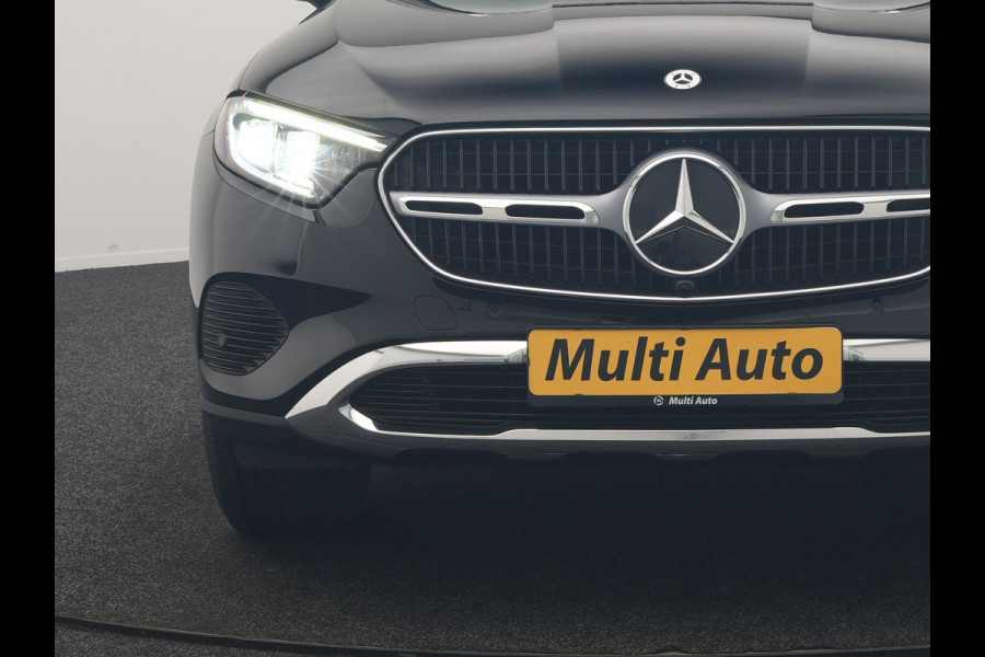 Mercedes-Benz GLC 300e 4MATIC Luxury Line PHEV Long Range 313pk Dealer O.H. | Trekhaak af Fabriek | Panodak | Sfeerverlichting | BLIS | Lederen Sportstoelen Memory & Verwarmd | Apple Carplay | Cruise Control | Navigatie | DAB | Virtual | Plug In Hybrid |