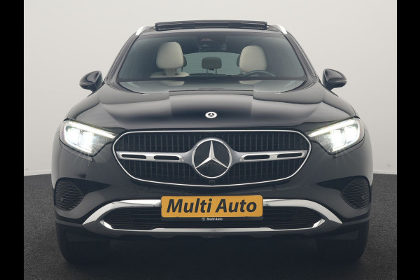 Mercedes-Benz GLC 300e 4MATIC Luxury Line PHEV Long Range 313pk Dealer O.H. | Trekhaak af Fabriek | Panodak | Sfeerverlichting | BLIS | Lederen Sportstoelen Memory & Verwarmd | Apple Carplay | Cruise Control | Navigatie | DAB | Virtual | Plug In Hybrid |