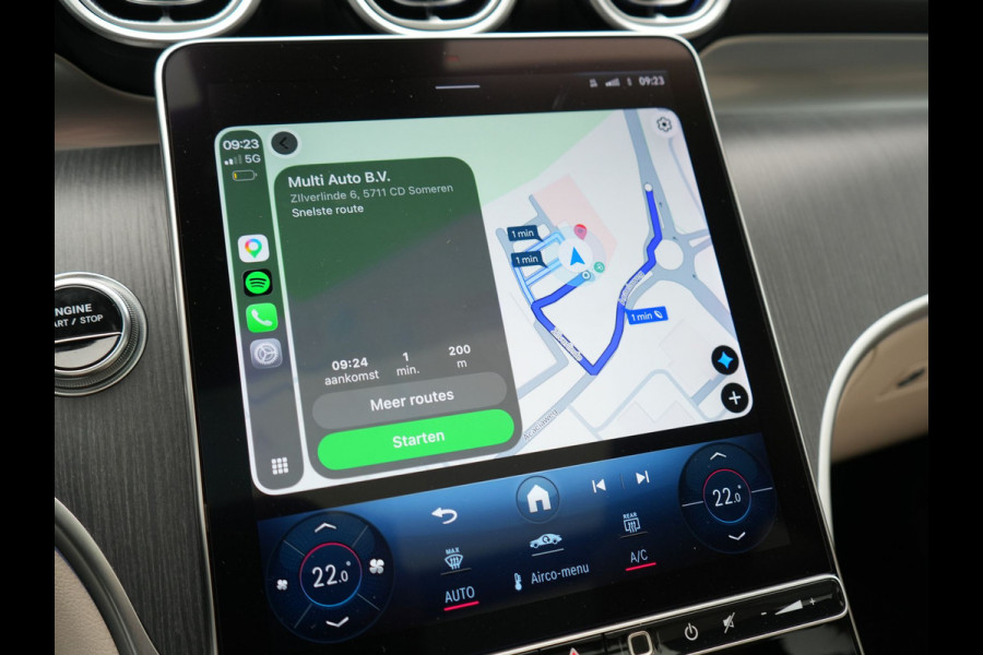 Mercedes-Benz GLC 300e 4MATIC Luxury Line PHEV Long Range 313pk Dealer O.H. | Trekhaak af Fabriek | Panodak | Sfeerverlichting | BLIS | Lederen Sportstoelen Memory & Verwarmd | Apple Carplay | Cruise Control | Navigatie | DAB | Virtual | Plug In Hybrid |