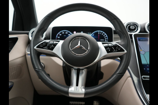 Mercedes-Benz GLC 300e 4MATIC Luxury Line PHEV Long Range 313pk Dealer O.H. | Trekhaak af Fabriek | Panodak | Sfeerverlichting | BLIS | Lederen Sportstoelen Memory & Verwarmd | Apple Carplay | Cruise Control | Navigatie | DAB | Virtual | Plug In Hybrid |