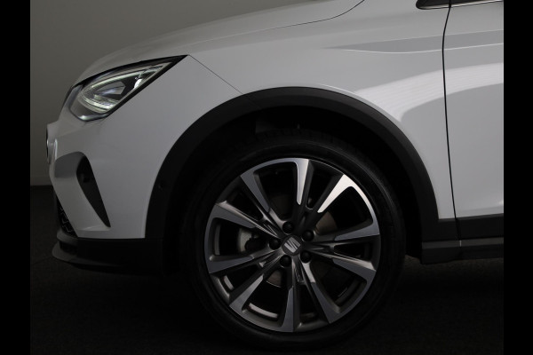 Seat Arona FR Anniversary 1.0 EcoTSI 95 pk | Led Matrix | 18 inch | Camera | Carplay | Android Auto | Zwart dak