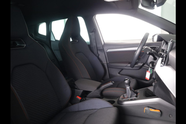 Seat Arona FR Anniversary 1.0 EcoTSI 95 pk | Led Matrix | 18 inch | Camera | Carplay | Android Auto | Zwart dak