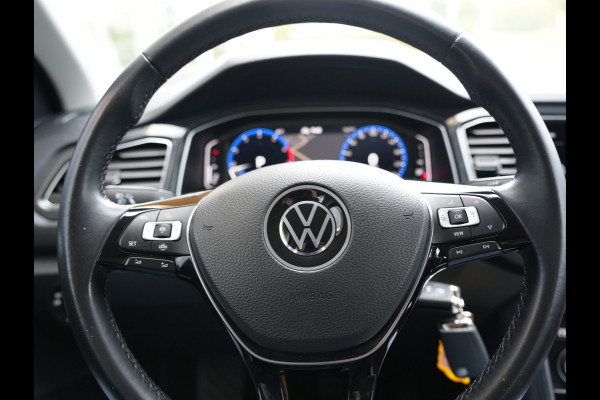 Volkswagen T-Roc 1.5 TSI Sport | Cruise control adaptief | Voorstoelen Verwarmd | Achteruitrijcamera |