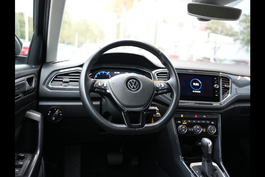 Volkswagen T-Roc 1.5 TSI Sport | Cruise control adaptief | Voorstoelen Verwarmd | Achteruitrijcamera |