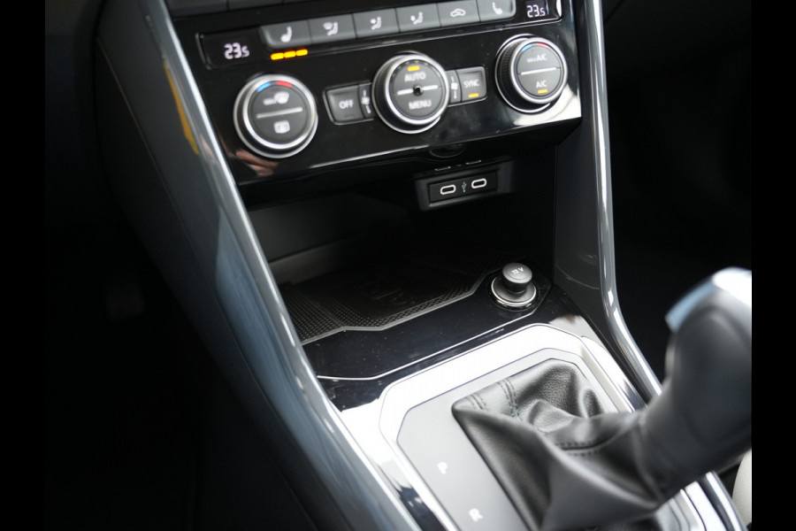 Volkswagen T-Roc 1.5 TSI Sport | Cruise control adaptief | Voorstoelen Verwarmd | Achteruitrijcamera |