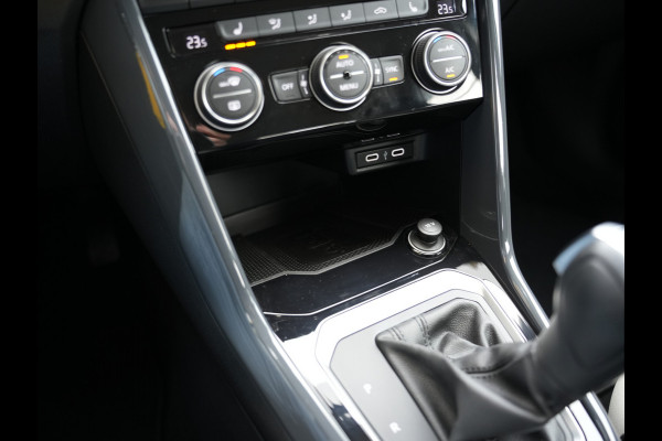 Volkswagen T-Roc 1.5 TSI Sport | Cruise control adaptief | Voorstoelen Verwarmd | Achteruitrijcamera |