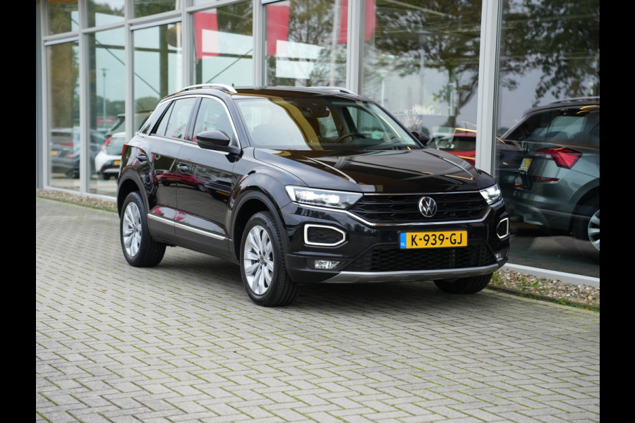 Volkswagen T-Roc 1.5 TSI Sport | Cruise control adaptief | Voorstoelen Verwarmd | Achteruitrijcamera |
