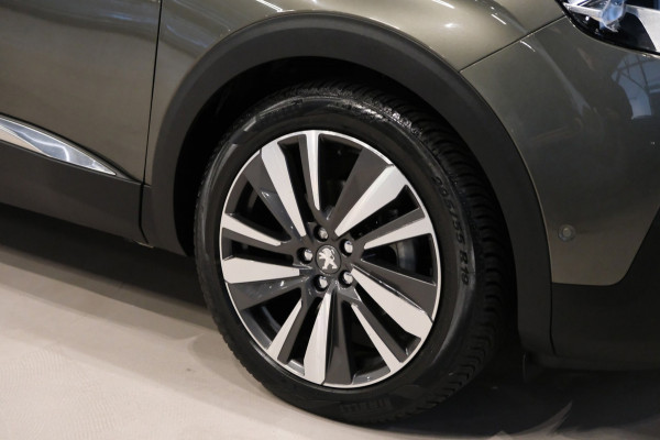 Peugeot 3008 1.2 PureTech GT Line *NIEUWE Distributie + Beurt* Navi/Camera/Focal Sound/"19 LMV