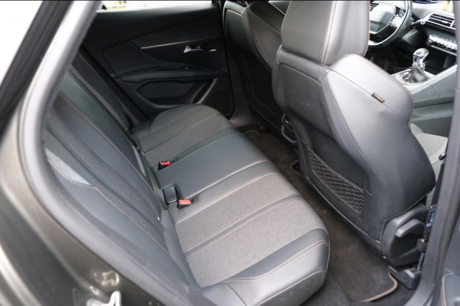 Peugeot 3008 1.2 PureTech GT Line *NIEUWE Distributie + Beurt* Navi/Camera/Focal Sound/"19 LMV