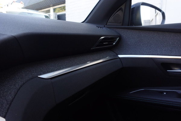 Peugeot 3008 1.2 PureTech Allure Pack Business | !!! Wordt verwacht | Binnenkort Online!!! | AUTOMAAT | NAV | AD. CRUISE | DODEHOEK | ELEK.A.KLEP