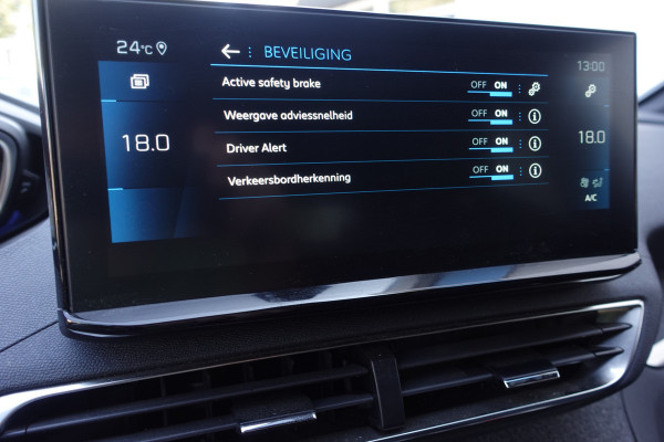 Peugeot 3008 1.2 PureTech Allure Pack Business | !!! Wordt verwacht | Binnenkort Online!!! | AUTOMAAT | NAV | AD. CRUISE | DODEHOEK | ELEK.A.KLEP